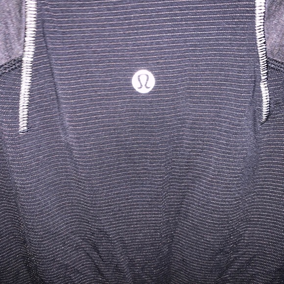 Lululemon T-shirt Medium - Picture 2 of 4